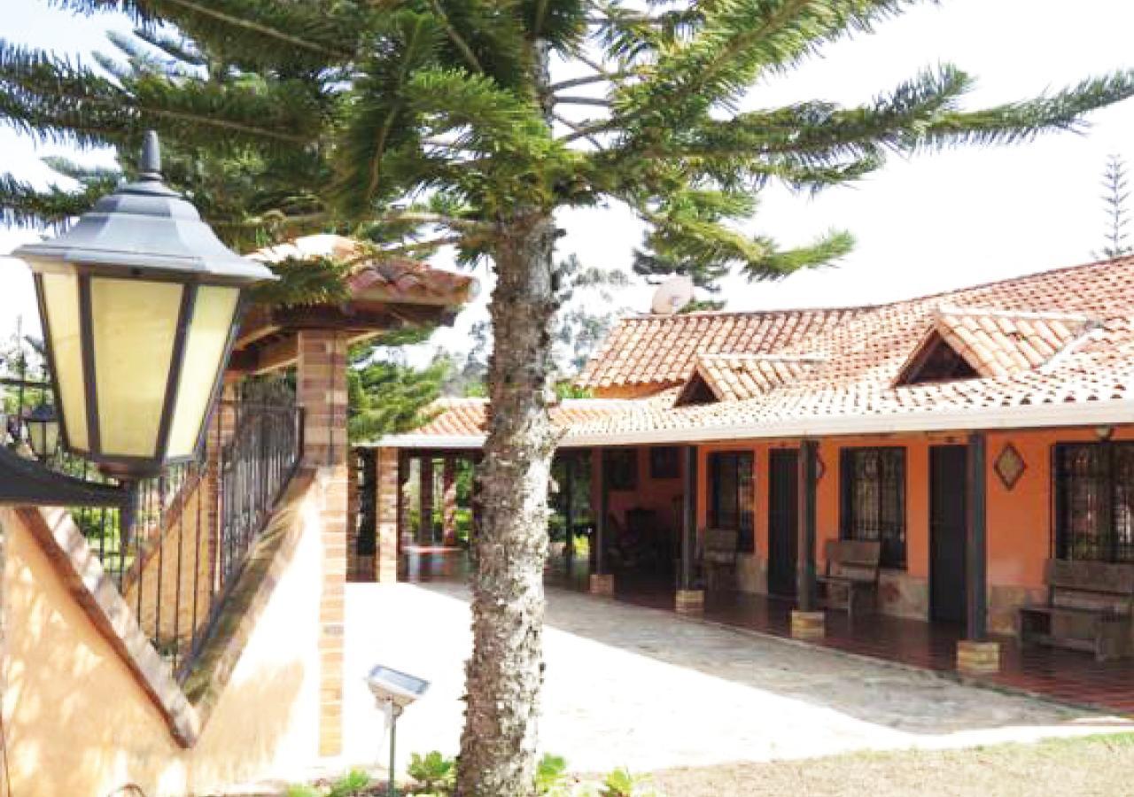Hotel Cristo Rey Campestre Los Santos  Exterior photo
